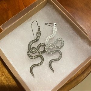 Silver serpent snake earrings 🐍